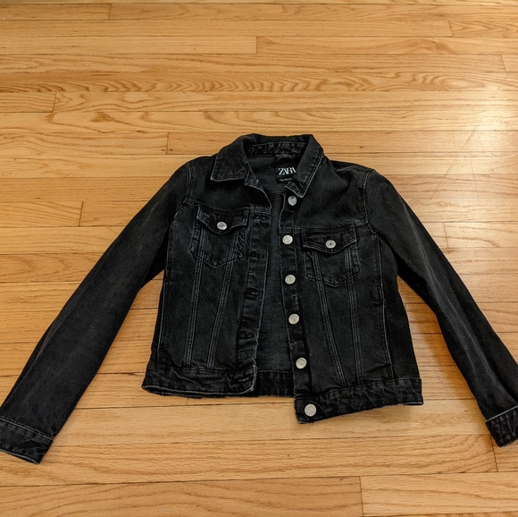 Zara Jackets & Blazers - Zara Cropped Black Denim Jacket